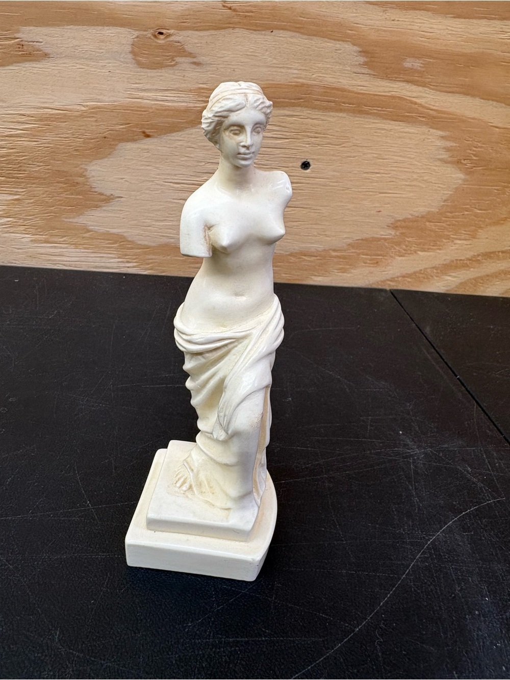 Vintage Classic White Venus de Milo Statue Figurine - Home Art Decor